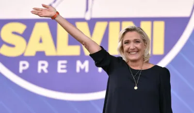 Republikanci u Francuskoj izbacili lidera iz članstva jer je htio savez sa Le Pen