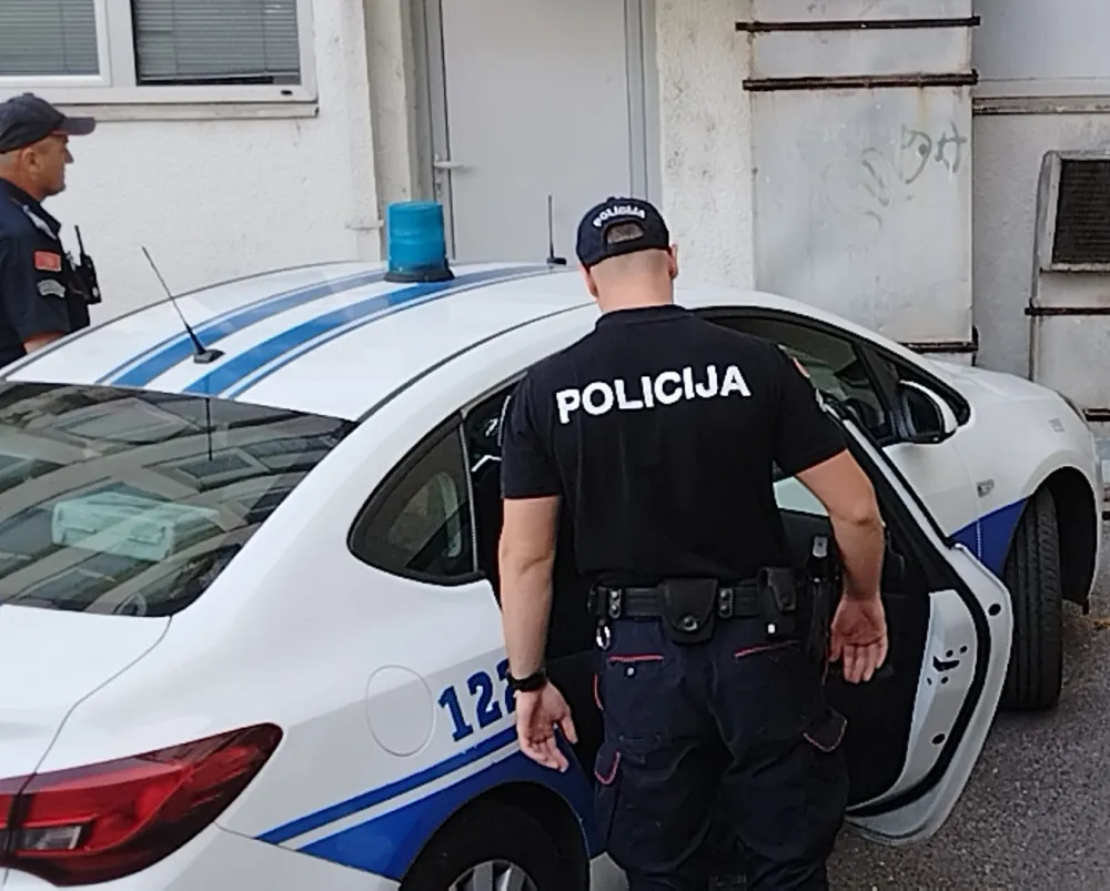 Uprava policije: Državljanin Kosova osumnjičen da je svoju djecu navodio na prosjačenje