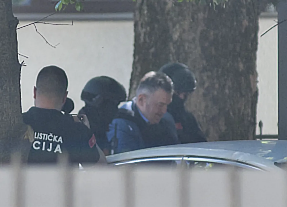 Odbijeno jemstvo za Kneževića, traži da se suđenje za slučaj "koverta" prenosi javno