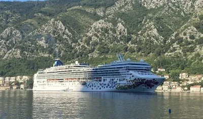U kotorskoj luci dva kruzera sa preko 6.000 putnika