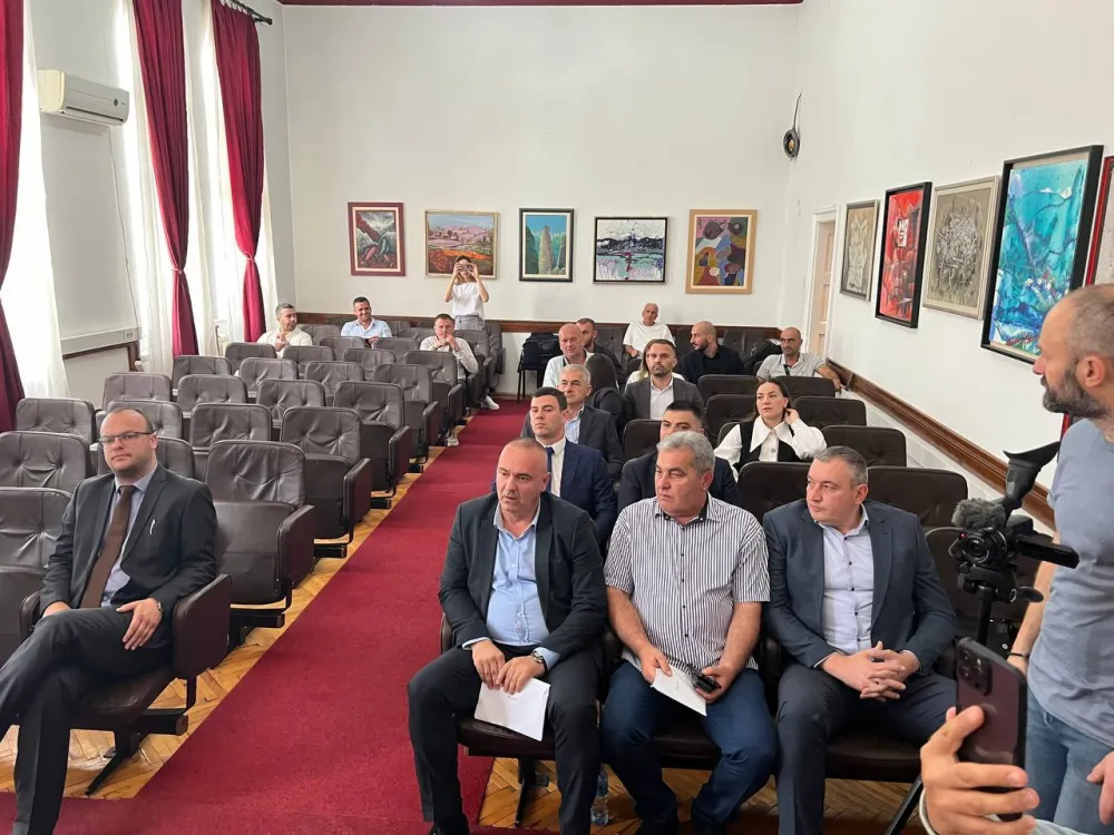 На сједници СО 25. јуна од представника владајуће већине присуствовао само Дамјан Ћулафић