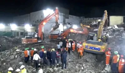 Sru&scaron;ila se petospratna zgrada u Indiji