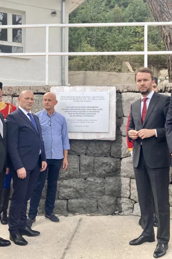 Sa otkrivanja spomen-ploče u Morinju