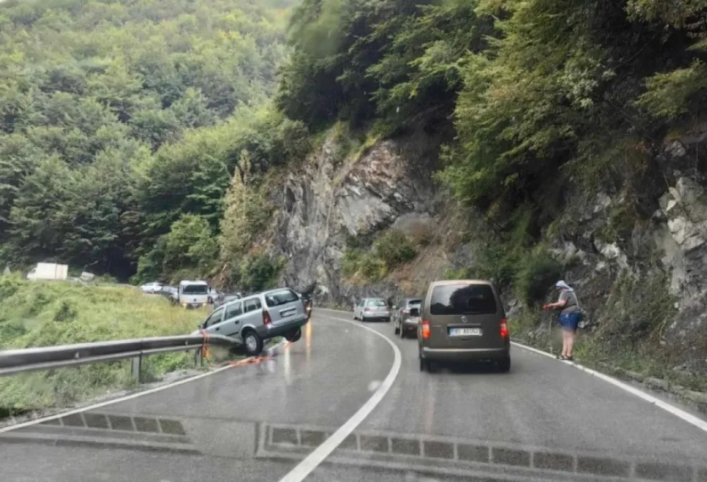 Vozilo sletjelo sa puta Kola&scaron;in &ndash; Mojkovac