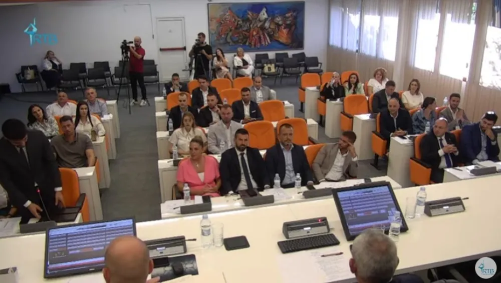 (VIDEO) Demokrate povukle inicijativu za Zenovića: Budva pred novim izborima