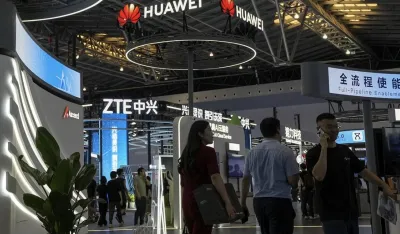 Huawei sprema prvi trostruko sklopivi telefon na svijetu