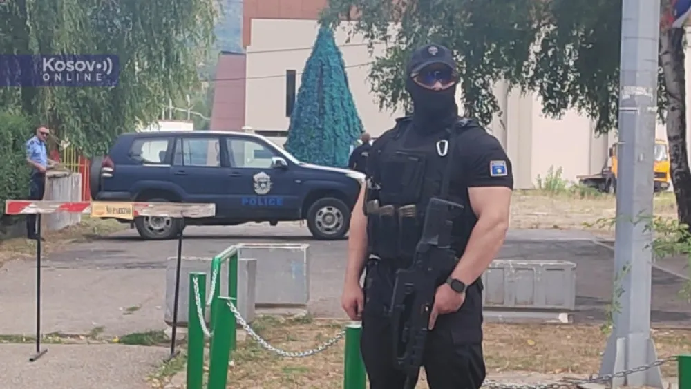 Zgrade srpskih institucija na sjeveru Kosova treći dan blokirane