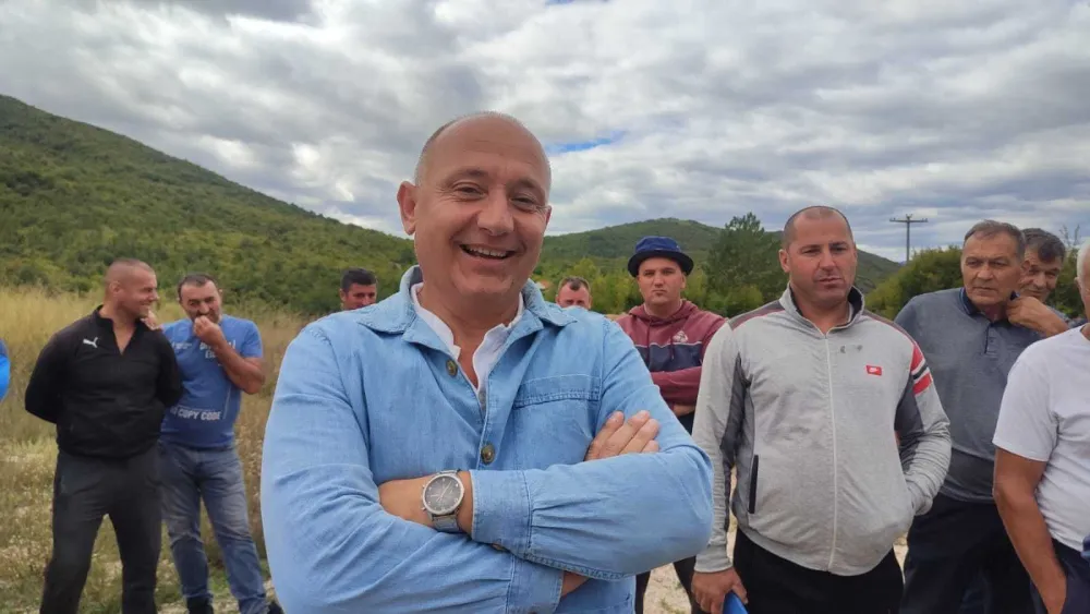 Nik&scaron;ić: Mje&scaron;tani župskih sela blokirali put prema Rakočici