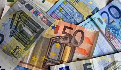 Porasle plate u eurozoni