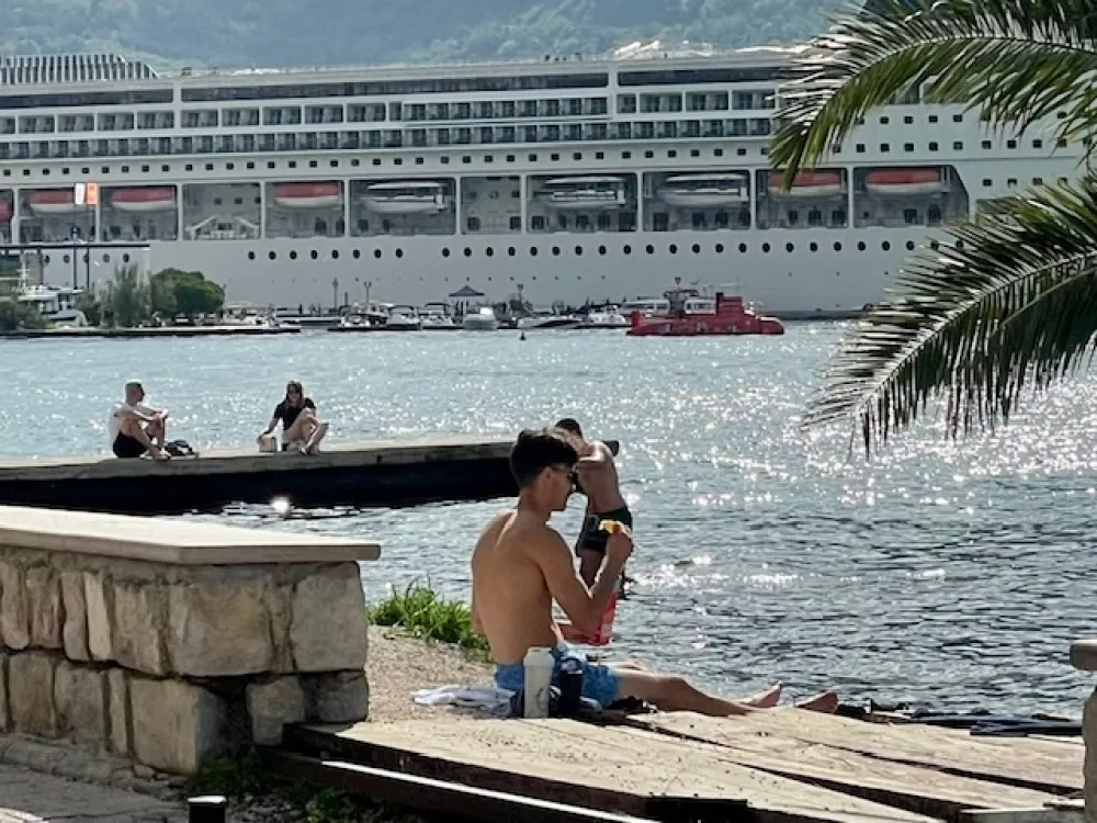 Na Žutoj plaži kupanje u oktobru