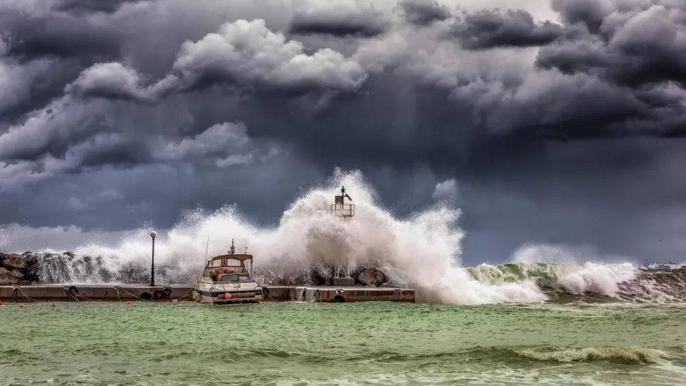 E&scaron;li stiže u Britaniju: Oluja, poplave i žuti meteo-alarm u skoro cijeloj zemlji