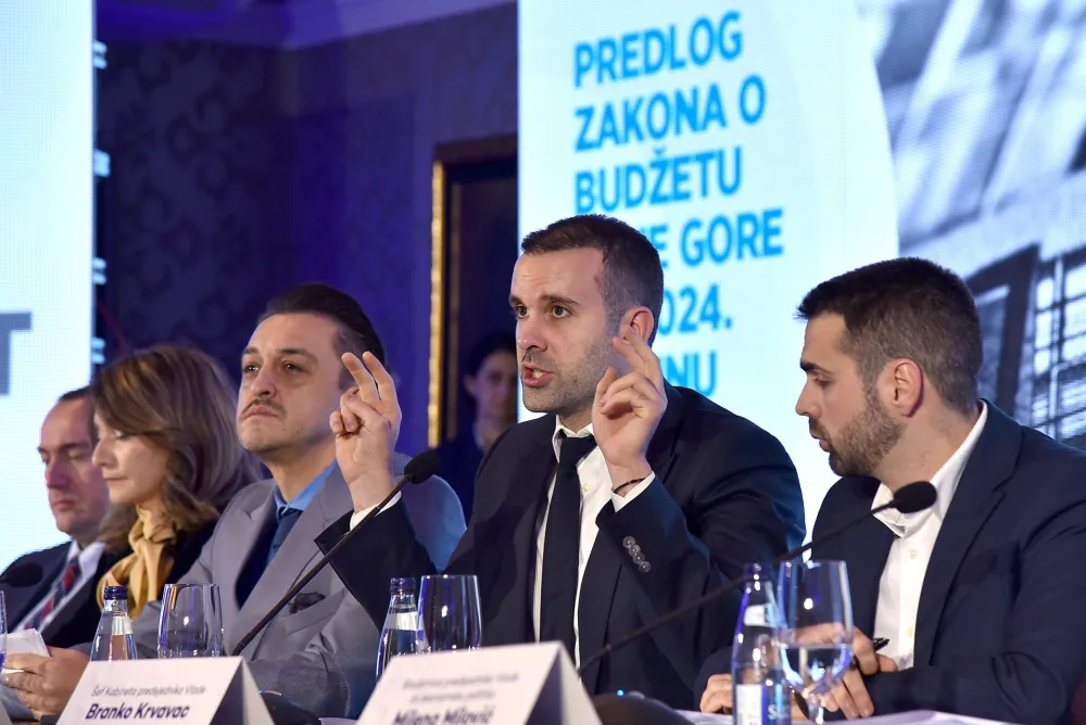 PES: Veće zarade, IBAR, deblokada pravosuđa i realizovan popis obilježili godinu rada Vlade