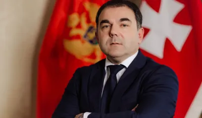 Đura&scaron;ković: Neka junak Mandić dođe nakon uklanjanja zastave na Cetinje ako mu basta