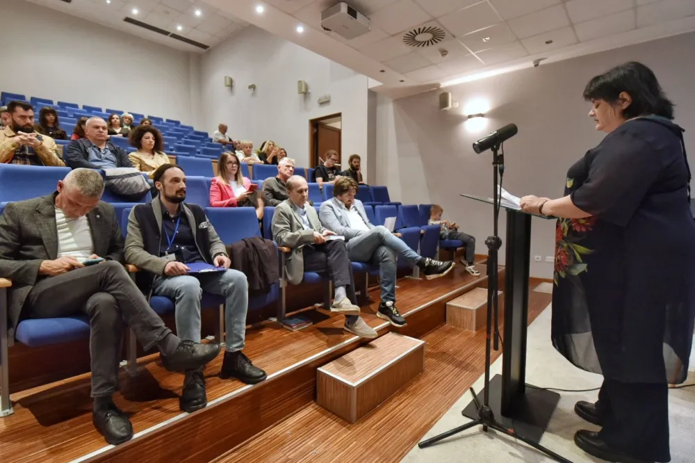 Potrebno razumiјevanje i tradiciјe i savremenosti