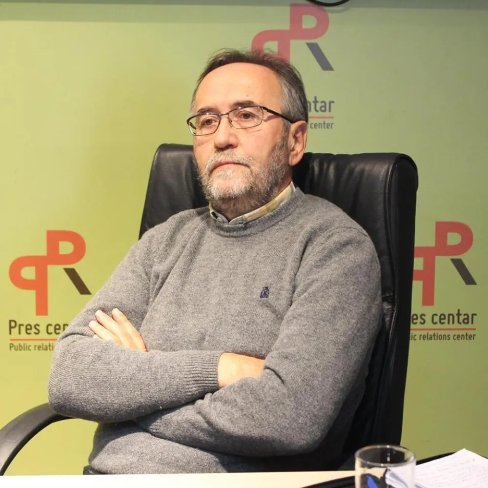 Јavnosti bi da se obrate samo kad imaјu čime da se pohvale