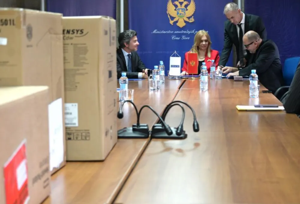 Misija OEBS-a u Crnoj Gori predala softver za praćenje istraga o napadima na novinare