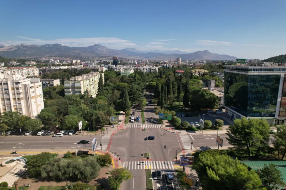 Za 90 dana 10 raskrsnica imaće pametne semafore