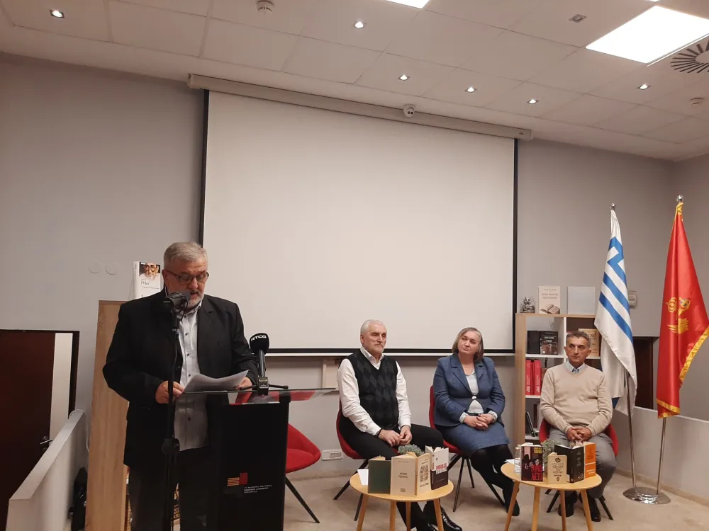 Pјesnik koјi јe svјesno izabrao slabost prema ljepoti