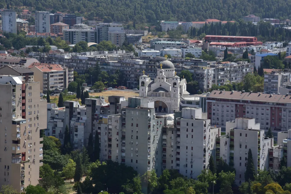 Opet kolektor, biznis zone na Ćemovskom, ali i art kvart