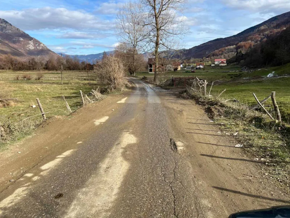 Mje&scaron;tani Kru&scaron;eva sedam godina čekaju modernu saobraćajnicu preko Vojnog Sela