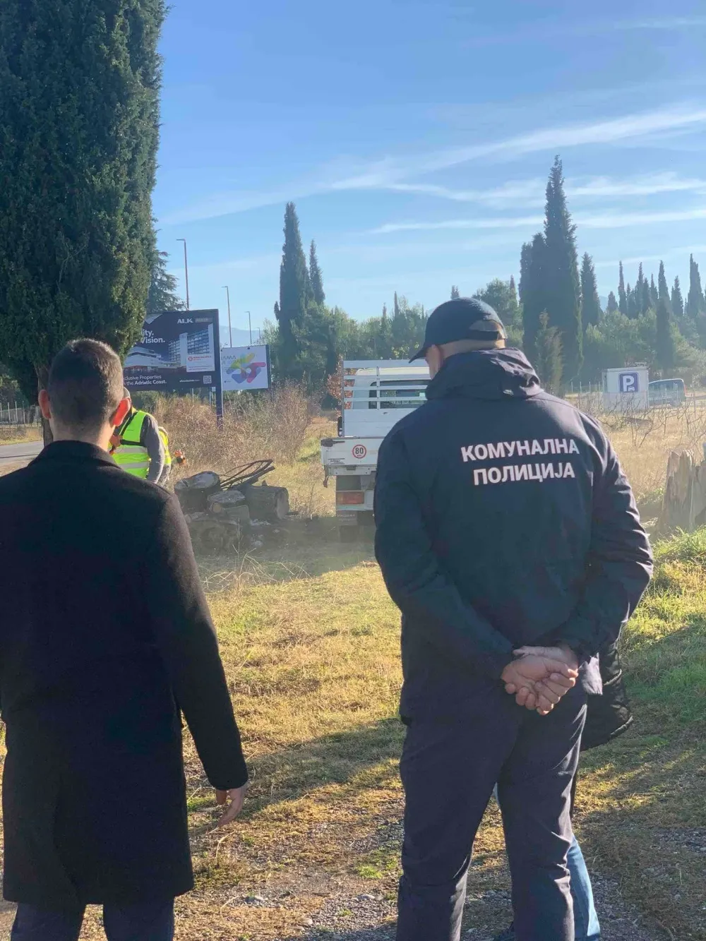 Akcija Komunalne policije: U Mahali uklonili pomoćne objekte i voćnjak