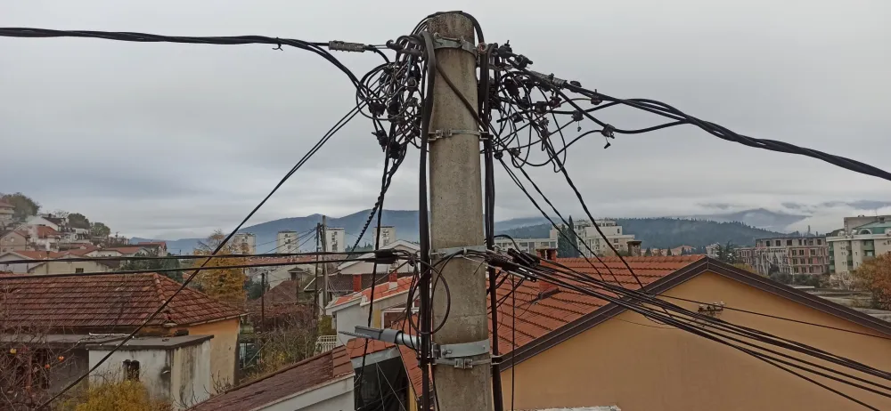Dio Podgorici bez struje zbog ispada kablova