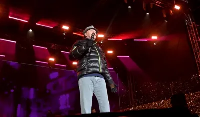 (VIDEO) Haris Džinović održao spektakularni koncert u Budvi