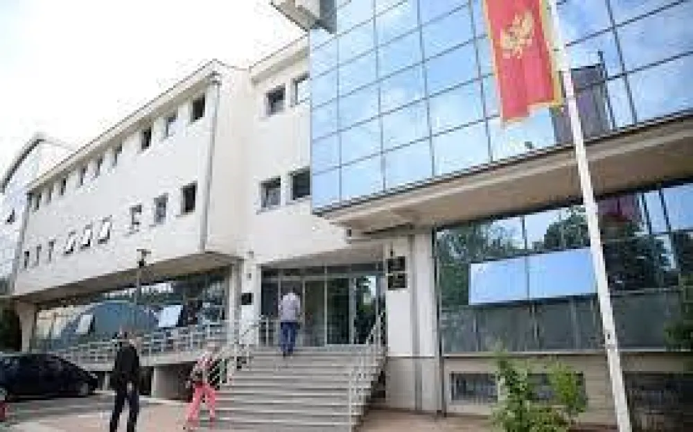 Zavod za &scaron;kolstvo: Komunikacija između nastavnika i učenika van učionice da se odvija isključivo putem Teams-a ili mejla