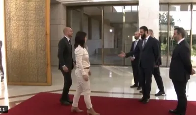 (VIDEO) Novi sirijski lider nije htio da se rukuje sa Berbok: "Znala sam da će tako biti"