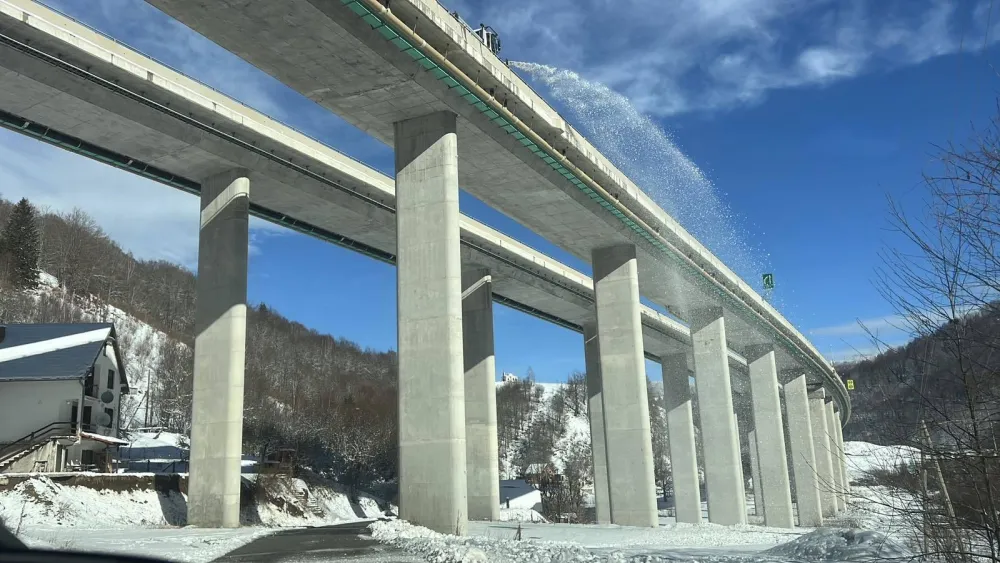 Usput zabilježeno: Či&scaron;ćenje autoputa nau&scaron;trb ostalih saobraćajnica