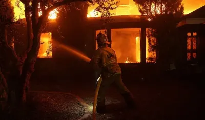 (VIDEO) Srednja &scaron;kola poznata iz filmova zahvaćena plamenom