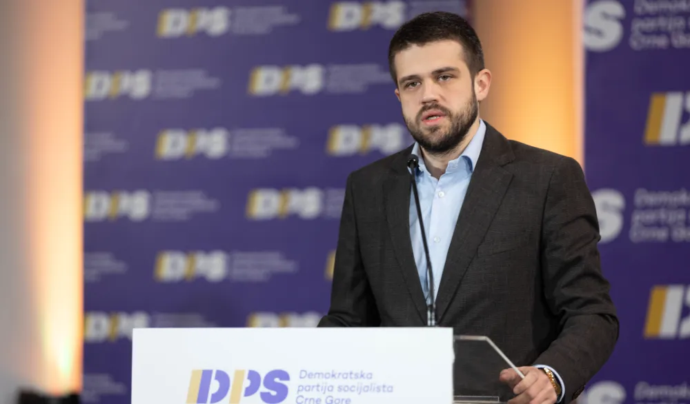 Nikolić: U op&scaron;tini Budva odvija se talačka kriza, zgrada zauzeta od strane BIL lica