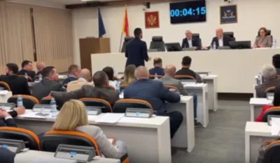 Demokrate poručile URI: Vi i Jovanović unosite nestabilnost u Budvu