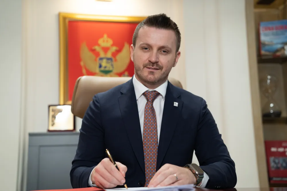 Dukaj: Ne postoji volja da se prestane sa zapo&scaron;ljavanjem politički podobnog kadra
