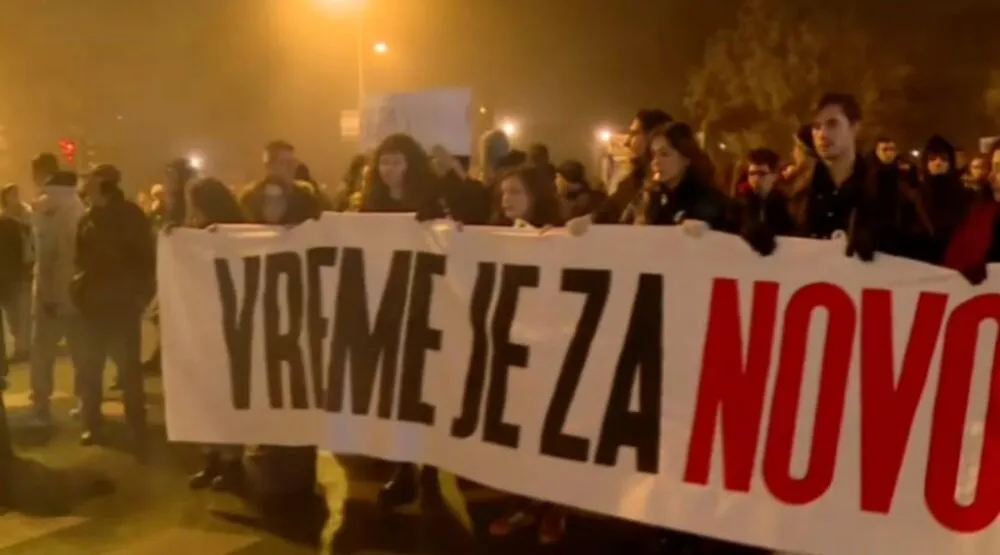 U Novom Sadu protestna &scaron;etnja:&nbsp;Studenti će u ti&scaron;ini dočekati Novu godinu