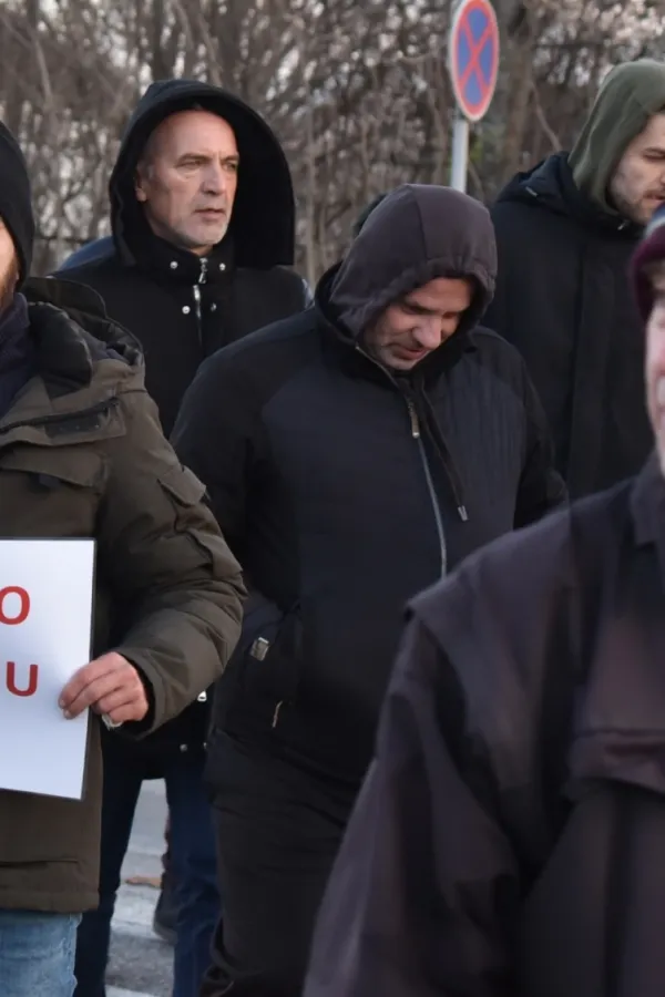 Mje&scaron;tani Gornje Gorice ispred Skup&scaron;tine poručuju da ne daju đedovinu