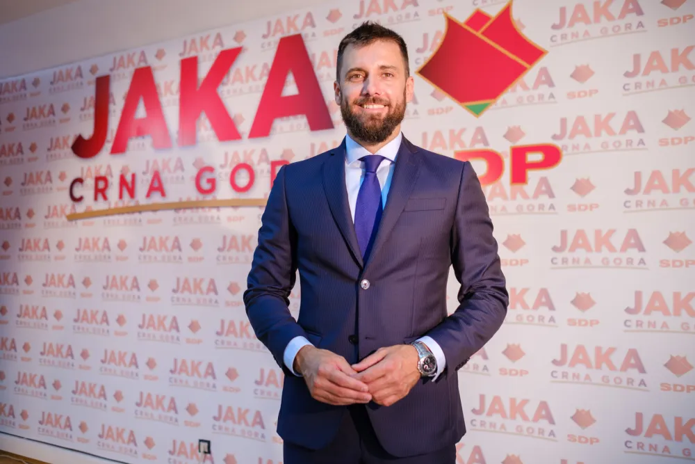Zeković: Spajićeva Vlada nezakazivanjem SO Budva nastavlja sa ru&scaron;enjem pravnog poretka
