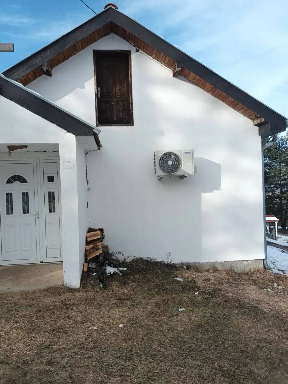 Bjelopoljske mjesne zajednice rije&scaron;ile jedan od problema:&nbsp;Kapela i gasulhana dobile grijanje