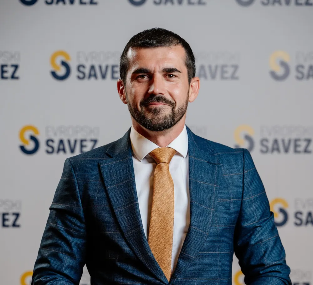 Nenezić &Scaron;aranoviću: Kad zavr&scaron;ite novi spot, provjerite kako optuženi za ubistvo može da napustiti zemlju