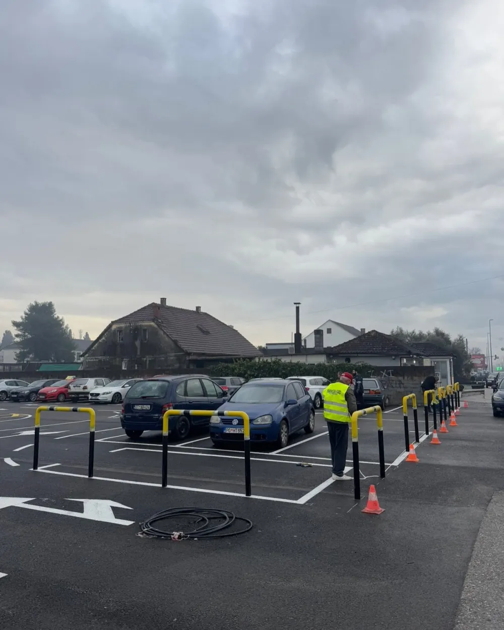 Na Anovima ograđen parking