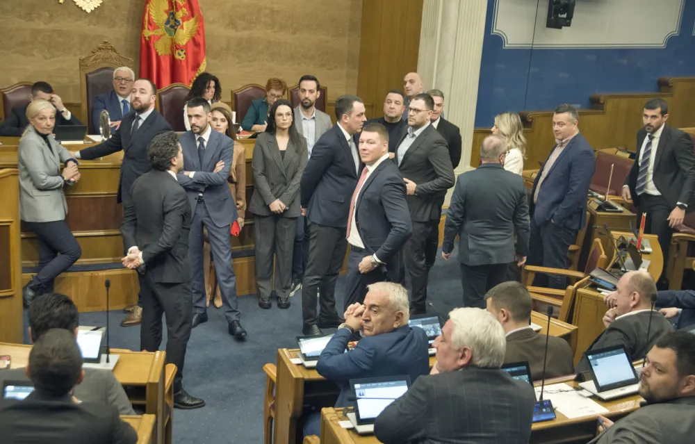 Nepostojeći dijalog alibi kod zapadnih partnera