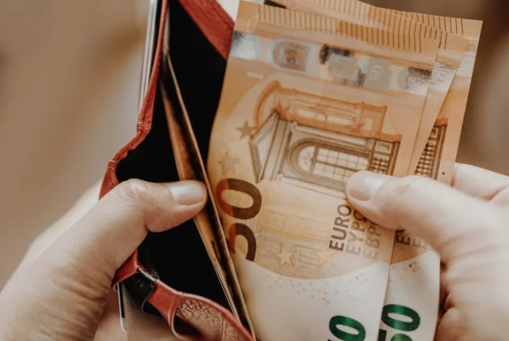 Prosječna plata u Crnoj Gori prvi put veća od 1.000 eura