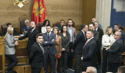 sjednica skupstine crne gore, prekid od strane opozicije