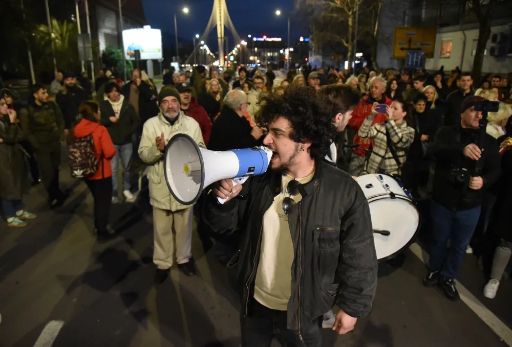 PROTEST KAMO SJUTRA