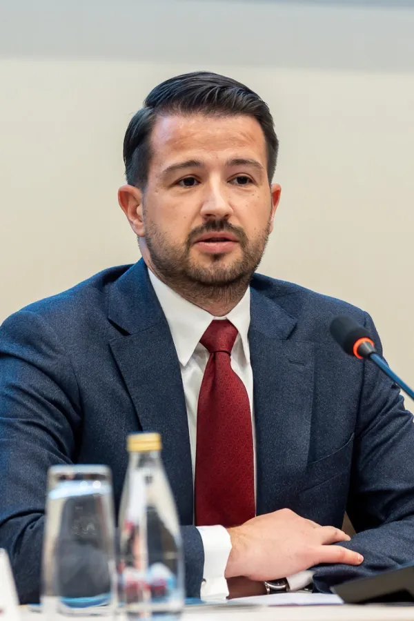 Milatović prisustvovao donatorskoj večeri: Zajedno za Miu