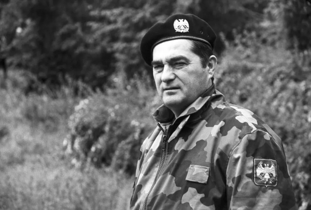 Izručenje Slobodana Milo&scaron;evića Ha&scaron;kom tribunalu 28. juna 2001. (2): Podržavali Ko&scaron;tunicu u sukobu sa Đinđićem