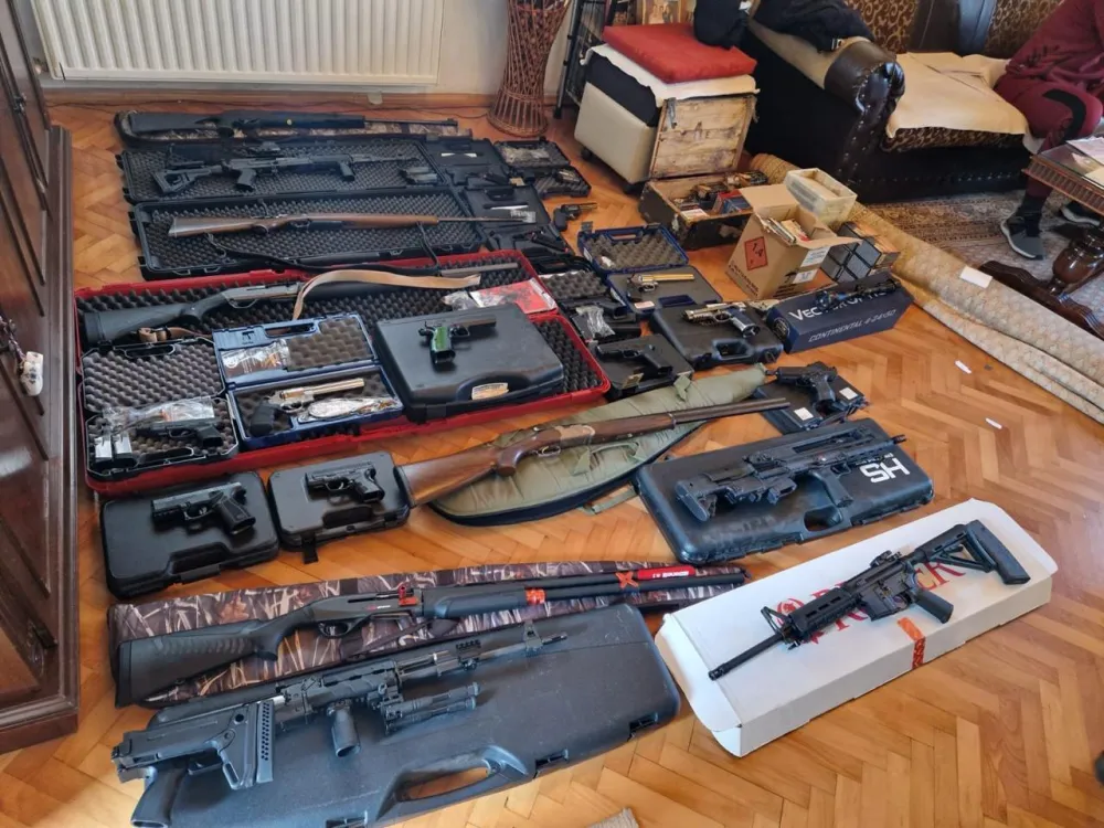 U Danilovgradu zaplijenjen,,arsenal&ldquo; oružja i municije