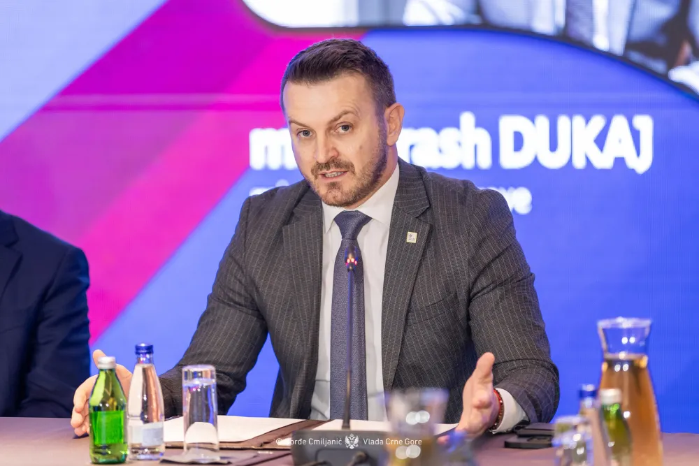 Dukaj: Vlada želi reformu i depolitizaciju javne uprave, radni odnos će prestajati sa 66 godina