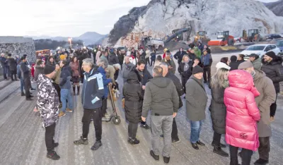 Protesti na Cetinju: Građani blokirali put u znak podr&scaron;ke studentima