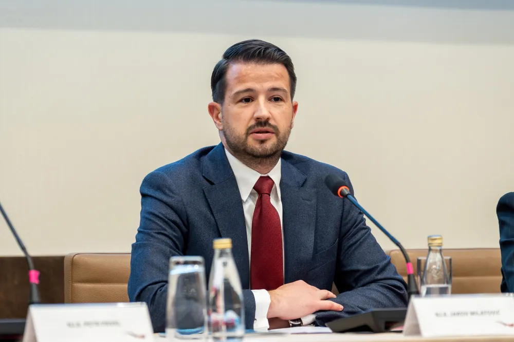 Milatović podnio Skup&scaron;tini Inicijativu za dono&scaron;enje zakona o rehabilitaciji i obe&scaron;tećenju političkih zatvorenika Golog otoka